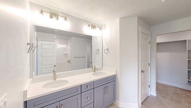 Building Photo - 702 S 4500 S