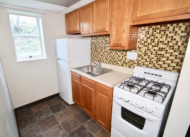 Interior Photo - JEFFERSON VILLAGE -- 077