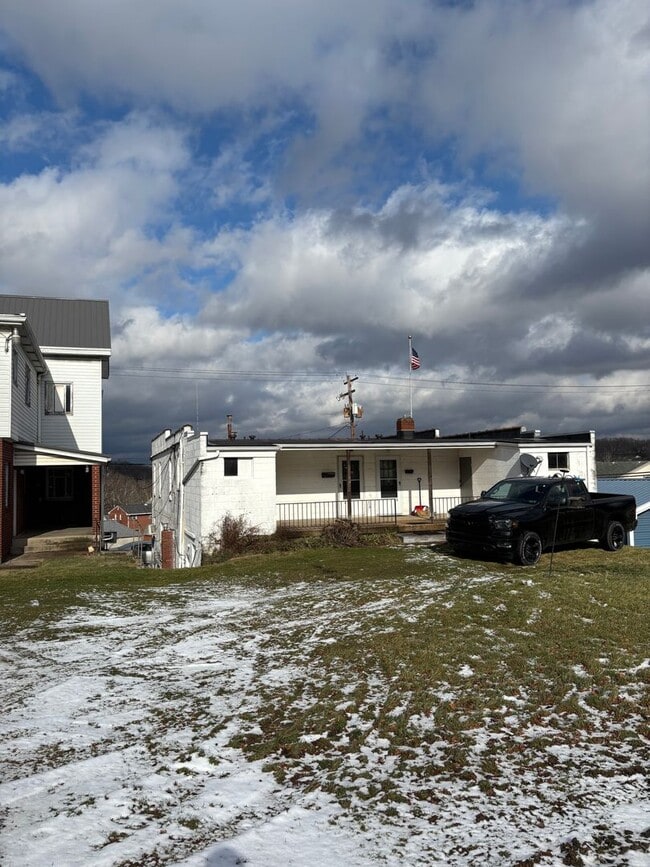 Building Photo - 104 Sewickley Ave