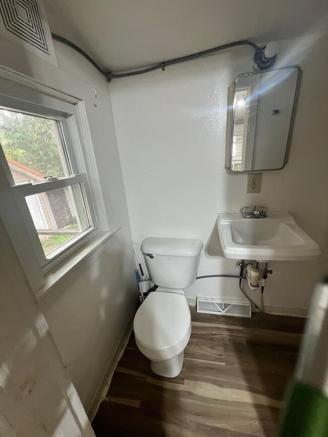 Building Photo - Click the “Apply Now” button or email wapmrentals@gmail.com for a prompt response.