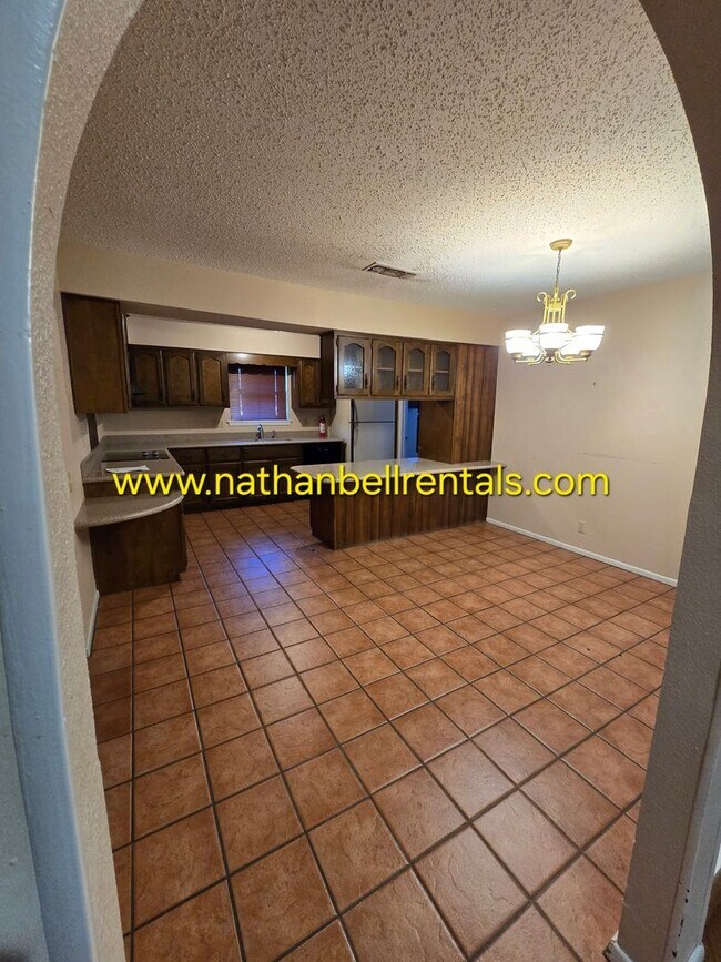 Building Photo - 3415 Vagas Dr