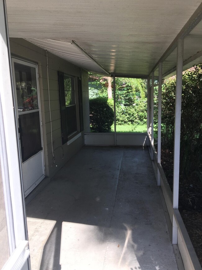 Building Photo - 1450 E Church St