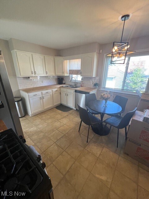 Building Photo - 10613 Vernon Ave