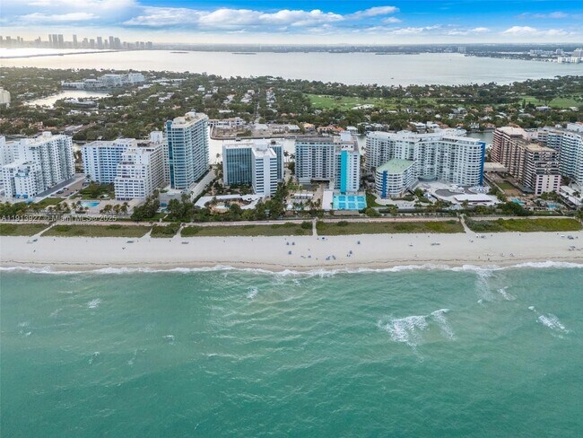 Building Photo - 5101 Collins Ave