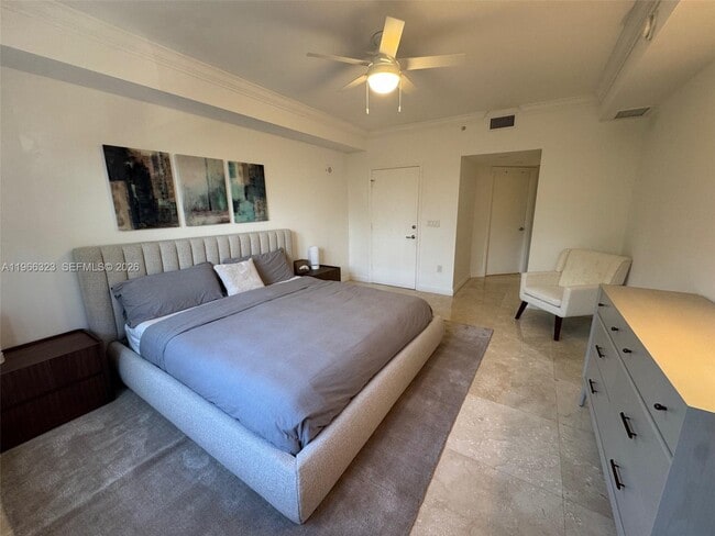 Building Photo - 20000 E Country Club Dr