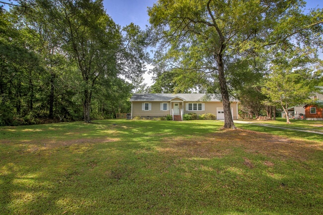 Building Photo - 3609 White Dr