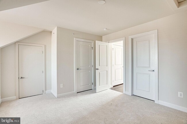 Building Photo - 43469 Grandmoore St