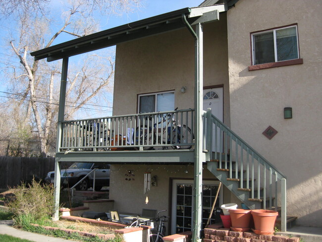 Front door and balcony - 237 Gay St