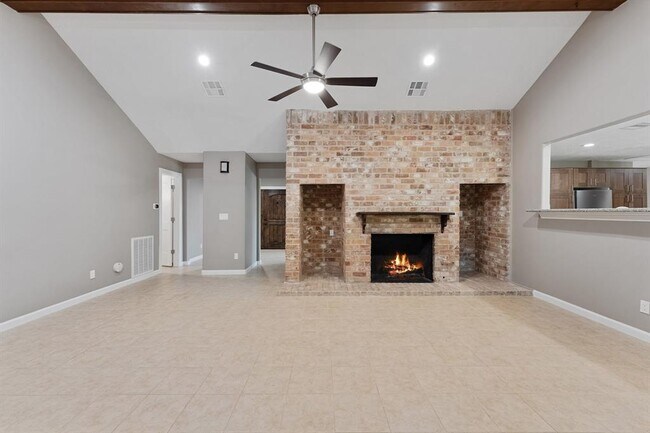 Building Photo - 11 Whittier Dr