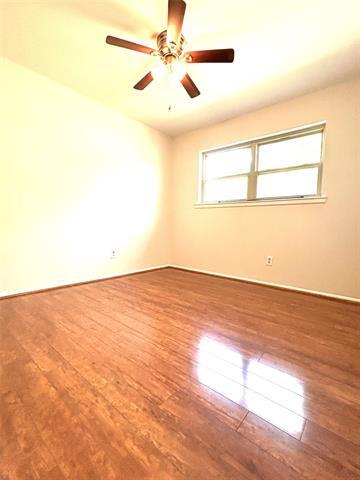 Building Photo - 861 Russell Ln