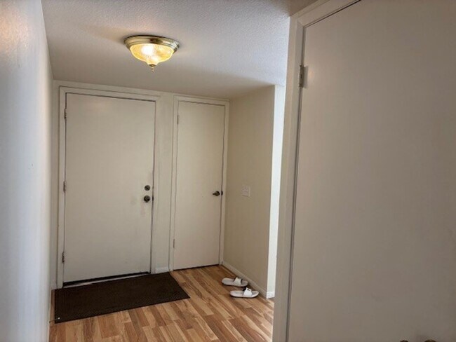 Building Photo - Lovely Home in 45+ Active Adult Community of Leisure World.  Available May through November 2026,...