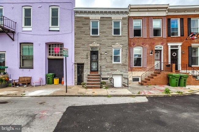Building Photo - 1205 Gough St