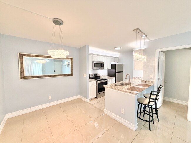 Building Photo - ** GRANADA LAKES ** 1 BED / 1 BATH CONDO - GREAT LOCATION - SMALL PET OK! - ANNUAL RENTAL