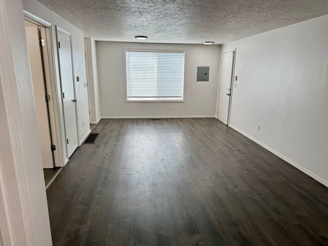 Building Photo - Montavilla 2 bedroom with garage