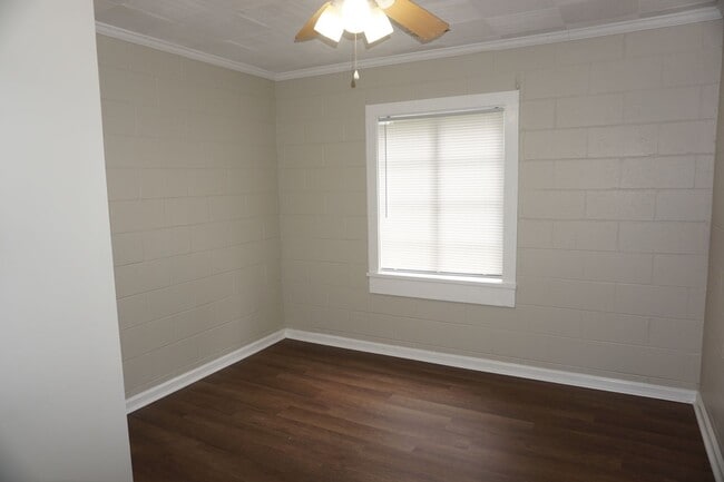 Building Photo - 1119 H St