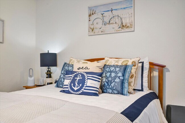 Building Photo - 19 Hoffer St