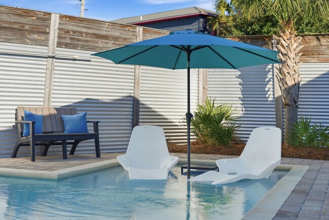 Building Photo - 21310 Pompano Ave