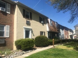 Building Photo - 620 S Franklin St
