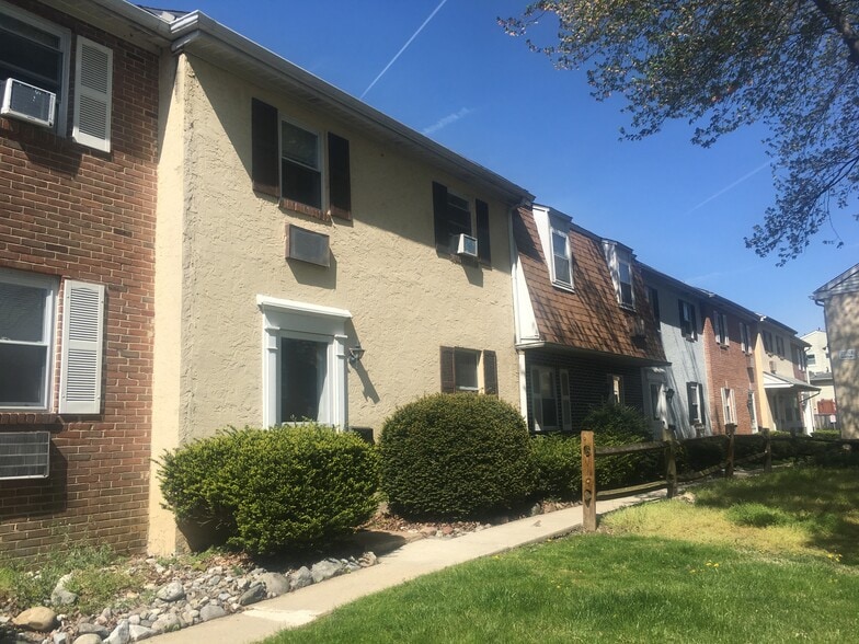 Primary Photo - 620 S Franklin St