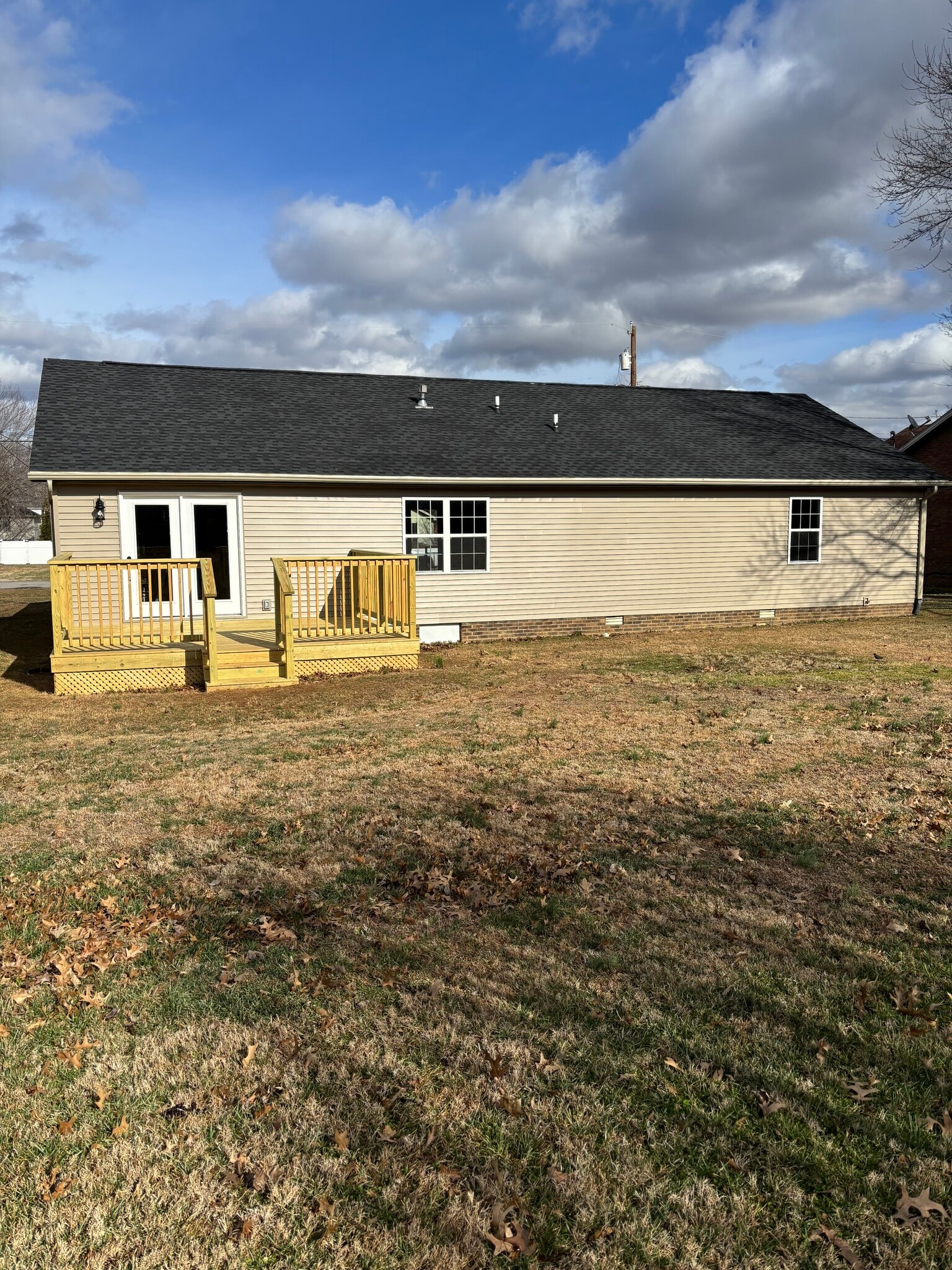 Building Photo - 648 Prince Phillip Way