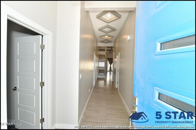 Building Photo - 12341 Desert Vista Ave