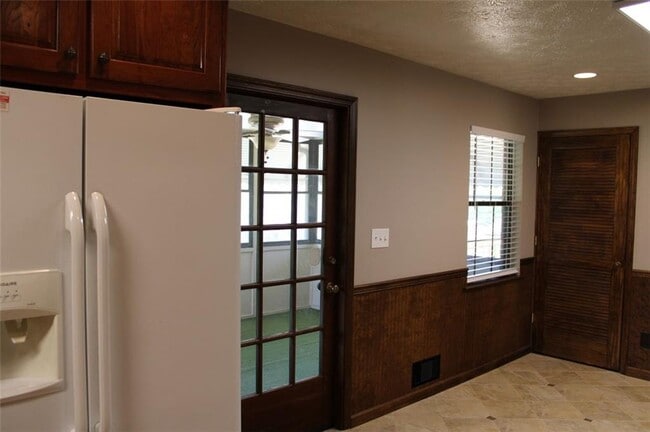 Building Photo - 426 Winder Hwy