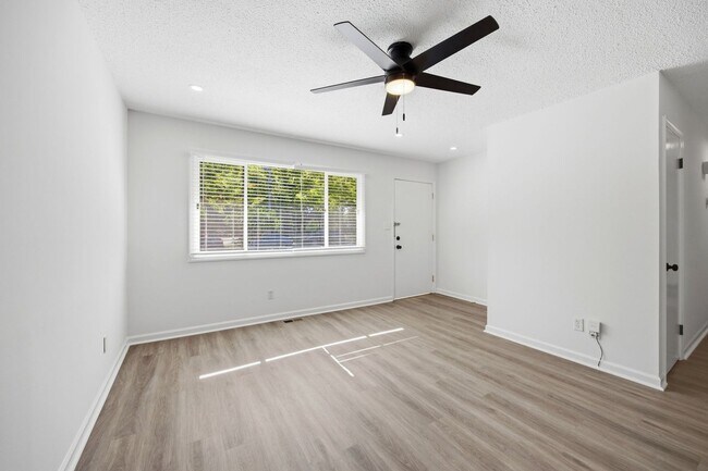 Building Photo - Fully Renovated 3 Bed / 2 Bath Ranch Near Downtown Raleigh & the Greenway!