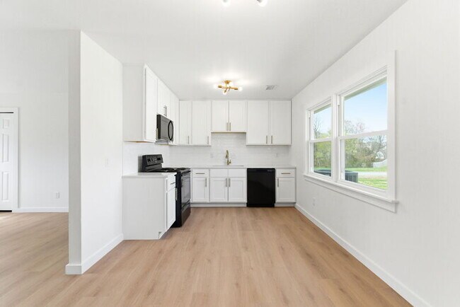 Building Photo - 159 Hazel Dr