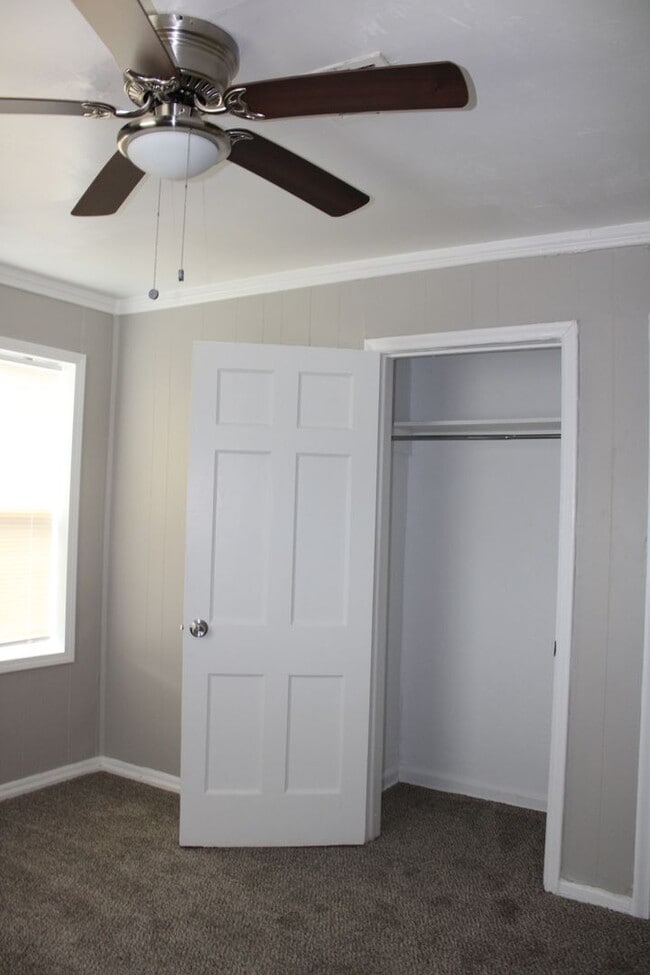 Building Photo - Close to Tinker and Shopping