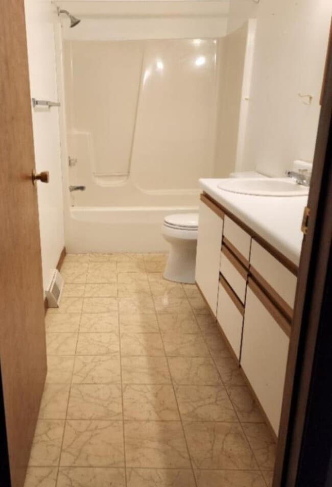 Building Photo - 436 Chapel Dr
