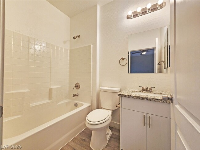 Building Photo - 1121 Sixshooter Ave