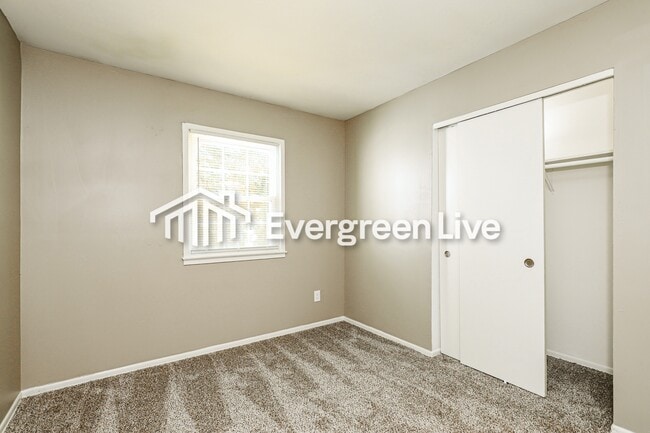 Building Photo - 4302 Vincent St