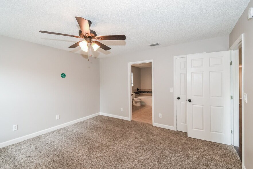 Building Photo - 8785 Chambore Dr