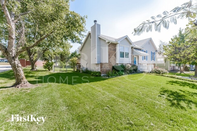 Building Photo - 18901 S Ash St