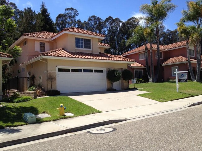 Building Photo - Large Two Story home in Black Lake Village