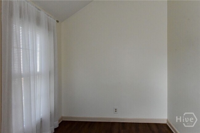 Building Photo - 302 Jefferson St