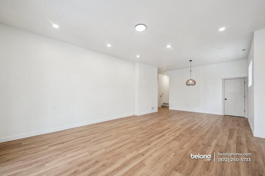 Building Photo - 298 Apache Trail