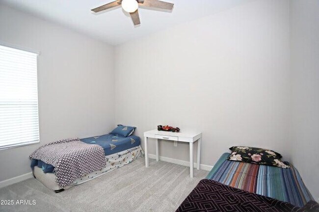 Building Photo - 10549 W Albert Ln