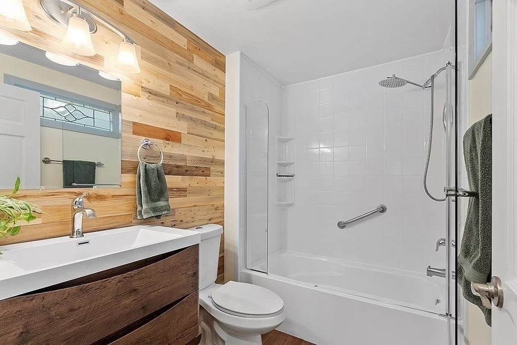 Building Photo - 68 E Bluff Rd