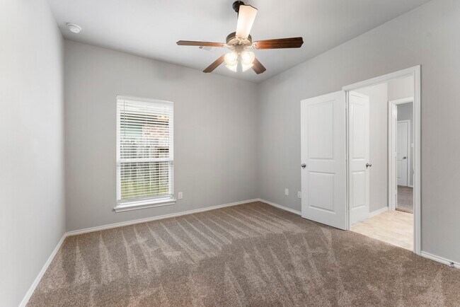 Building Photo - 156 Buckeye Dr