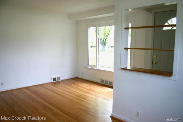 Building Photo - 3722 Elmhurst Ave