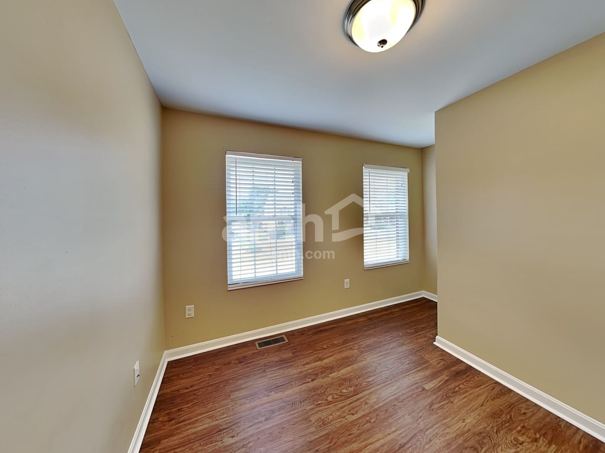 Building Photo - 10213 Waterford Ct