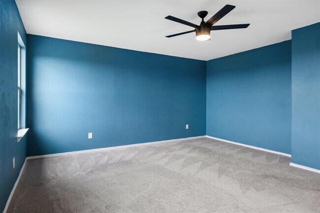 Building Photo - 925 Yellow Ribbon Trl