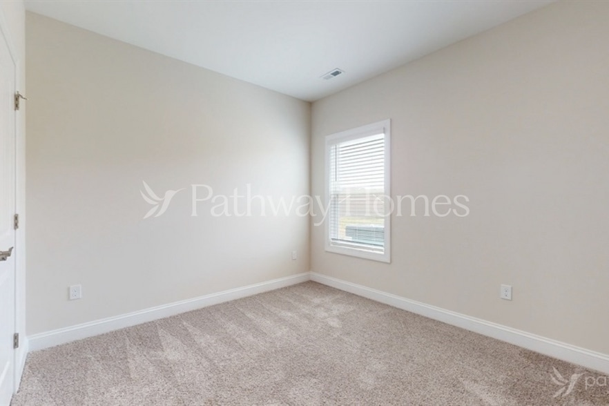 Building Photo - 129 Tanner Lp