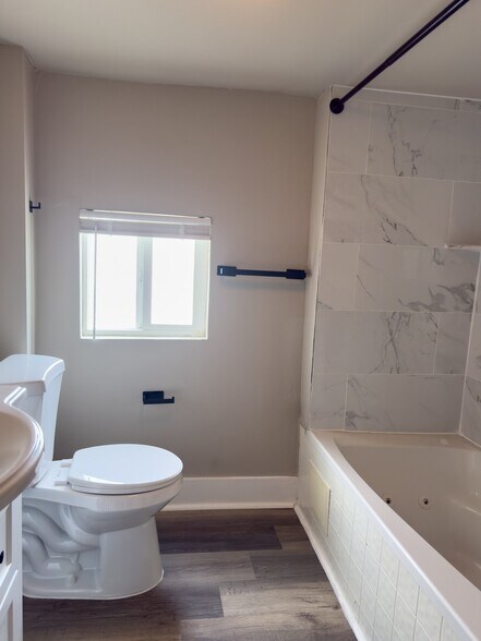 Building Photo - 123 Walnut Ave