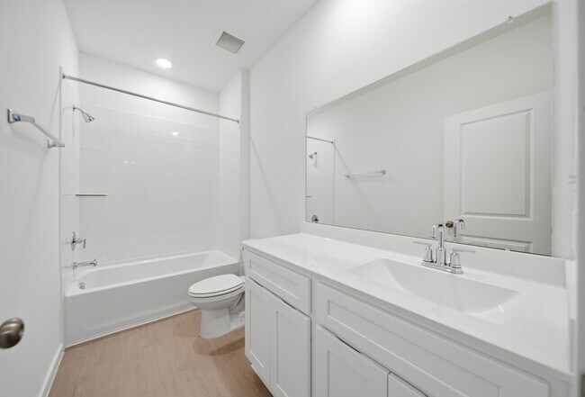 Building Photo - 833 High Mesa Ln