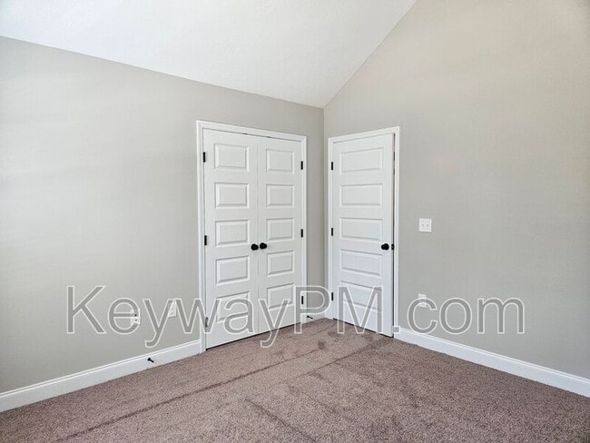 Building Photo - 3112 Venetian Dr
