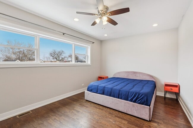 Building Photo - 3516 W Hirsch St