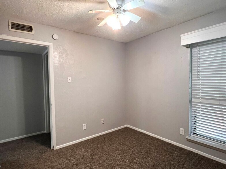 Building Photo - 324 Arborview Dr