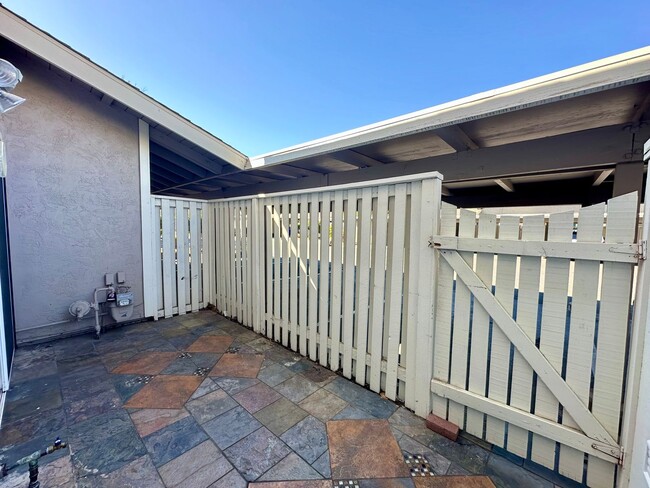 Building Photo - Napa Valley Brookside Townhouse